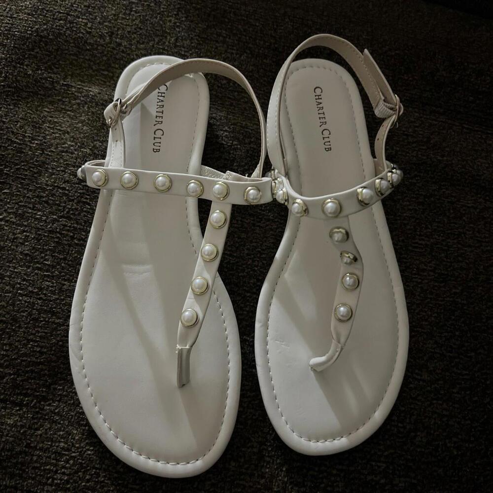 CHARTER CLUB CONTEMPORARY WHITE THONG SANDALS WITH PEARLS SILVER HARDWARE SZ 9.5